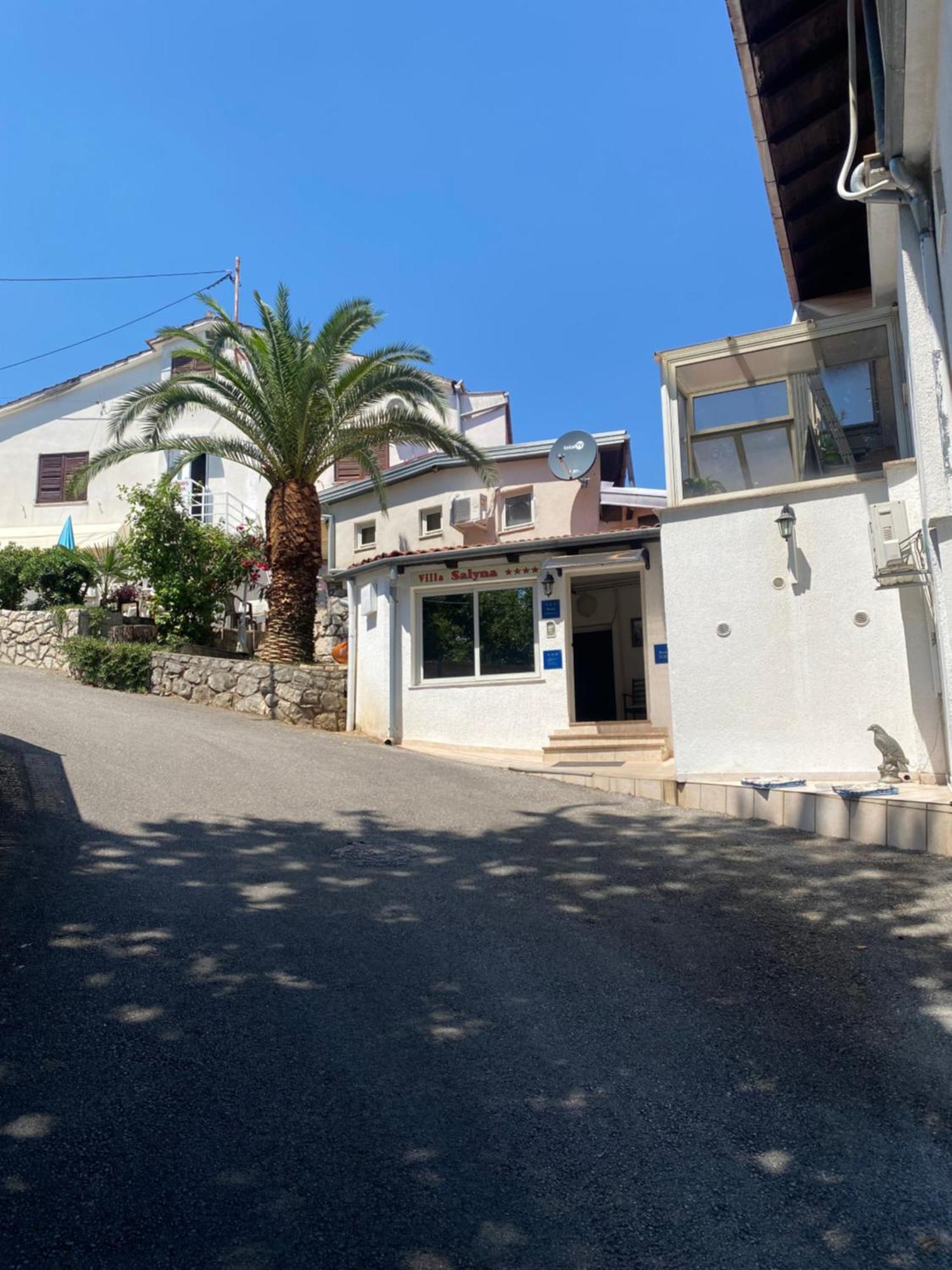 Villa Salyna Icici Exterior photo